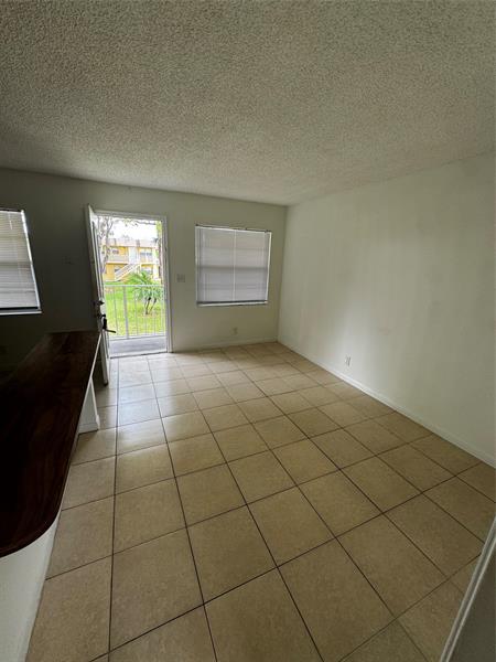 Image 10 of 11 For 5162 6th Ave  327