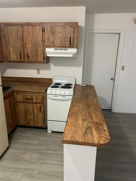Image 4 of 14 For 5156 6th Ave  225