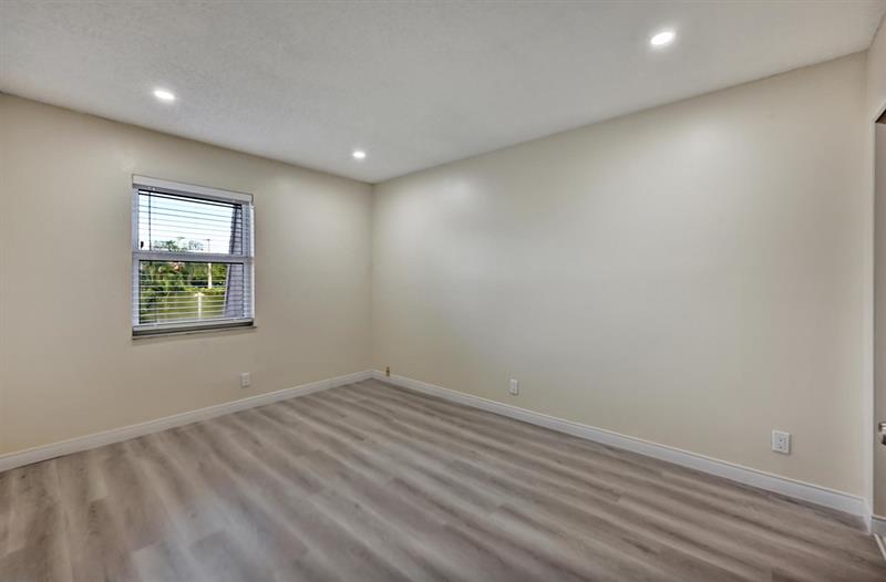 Image 22 of 44 For 3336 Quail Close