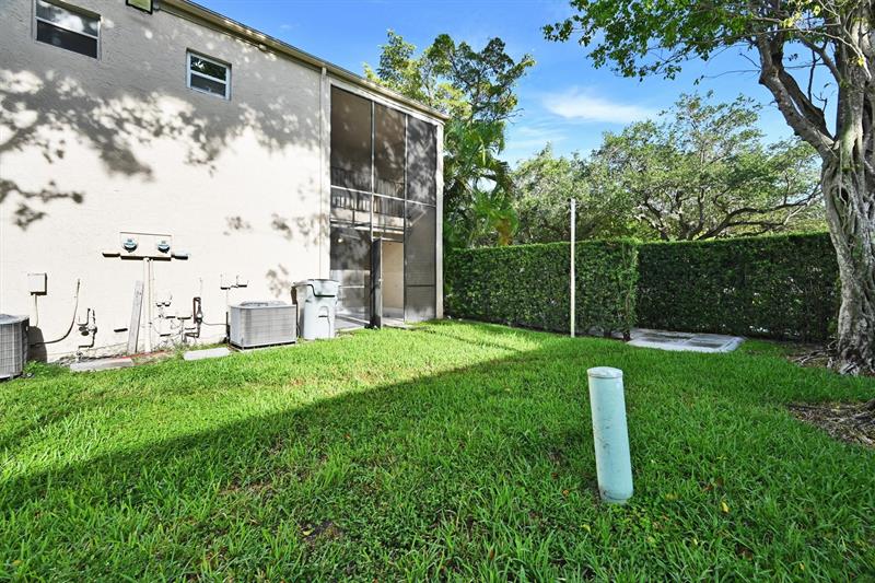 Image 39 of 44 For 3336 Quail Close