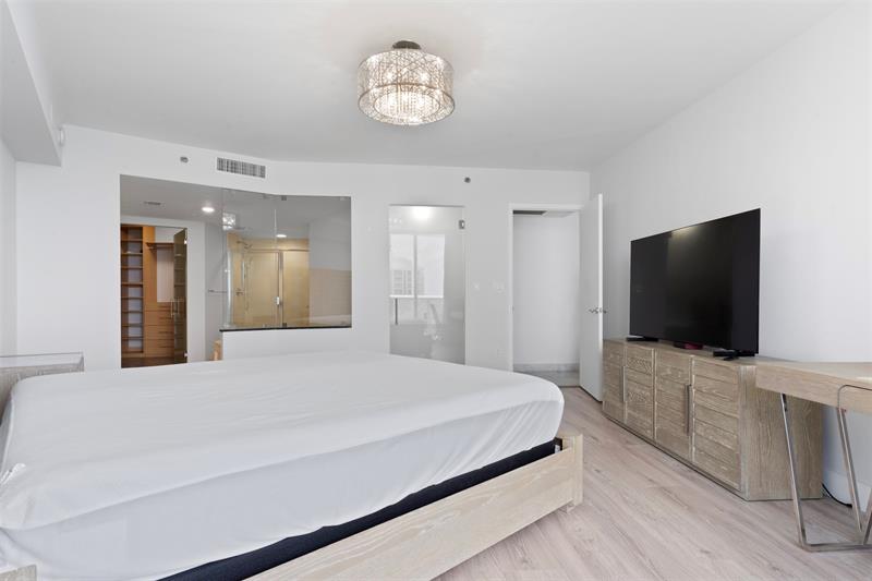 Image 18 of 53 For 18911 Collins Ave  3003