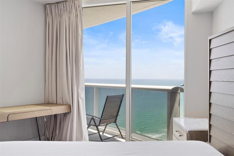 Image 21 of 53 For 18911 Collins Ave  3003
