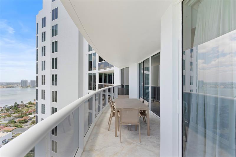 Image 30 of 53 For 18911 Collins Ave  3003