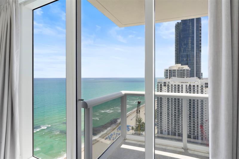 Image 35 of 53 For 18911 Collins Ave  3003