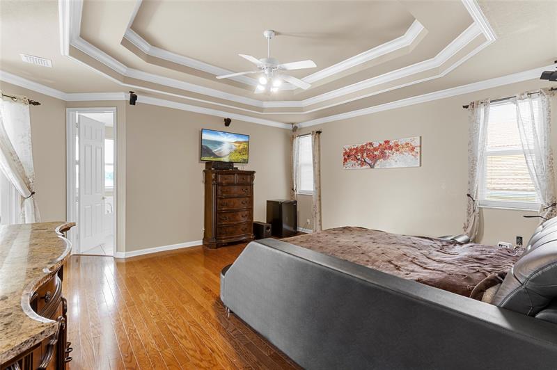 Image 18 of 97 For 18932 33rd Ct