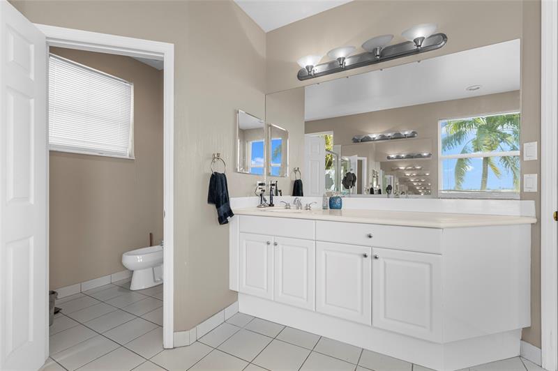 Image 24 of 97 For 18932 33rd Ct