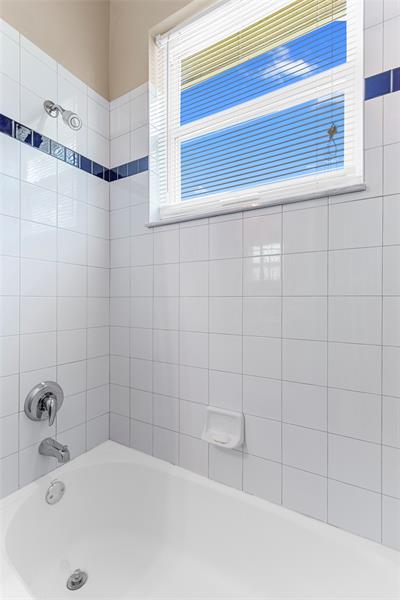 Image 34 of 97 For 18932 33rd Ct
