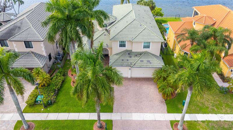 Image 4 of 97 For 18932 33rd Ct