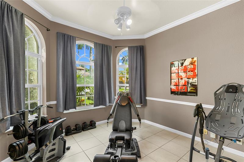Image 50 of 97 For 18932 33rd Ct