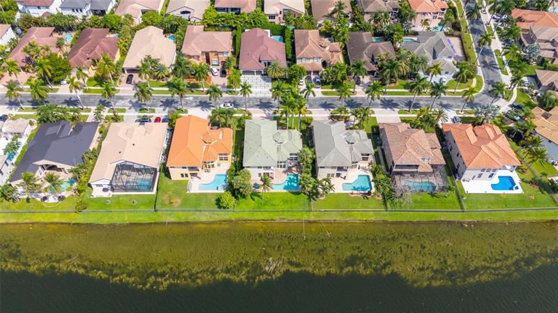 Image 70 of 97 For 18932 33rd Ct
