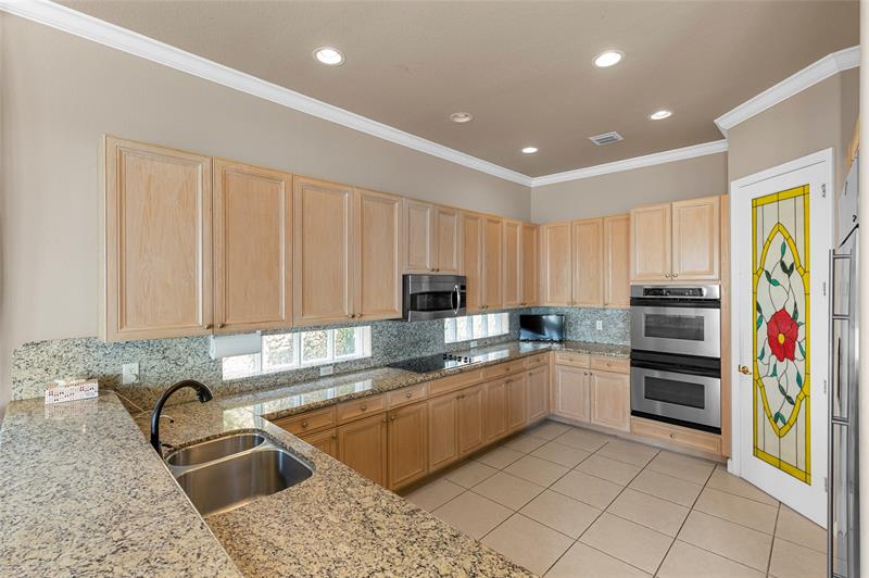 Image 9 of 97 For 18932 33rd Ct