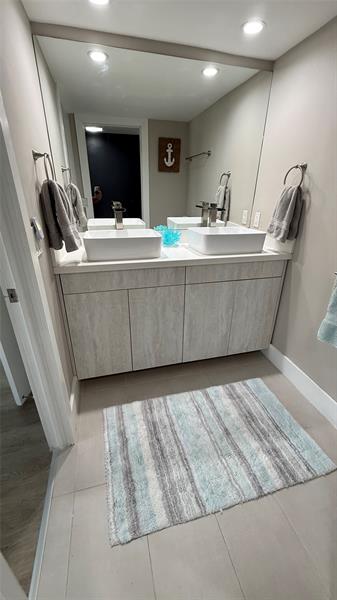 Image 11 of 23 For 720 Bayshore Dr  205