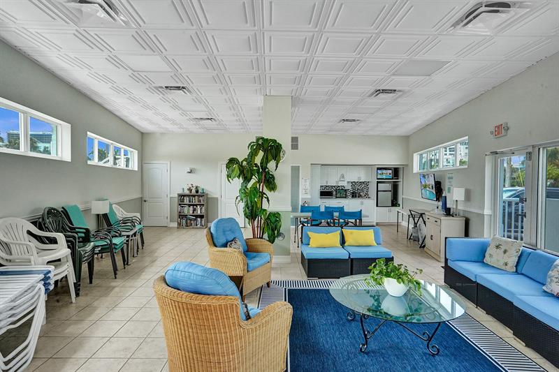 Image 21 of 23 For 720 Bayshore Dr  205
