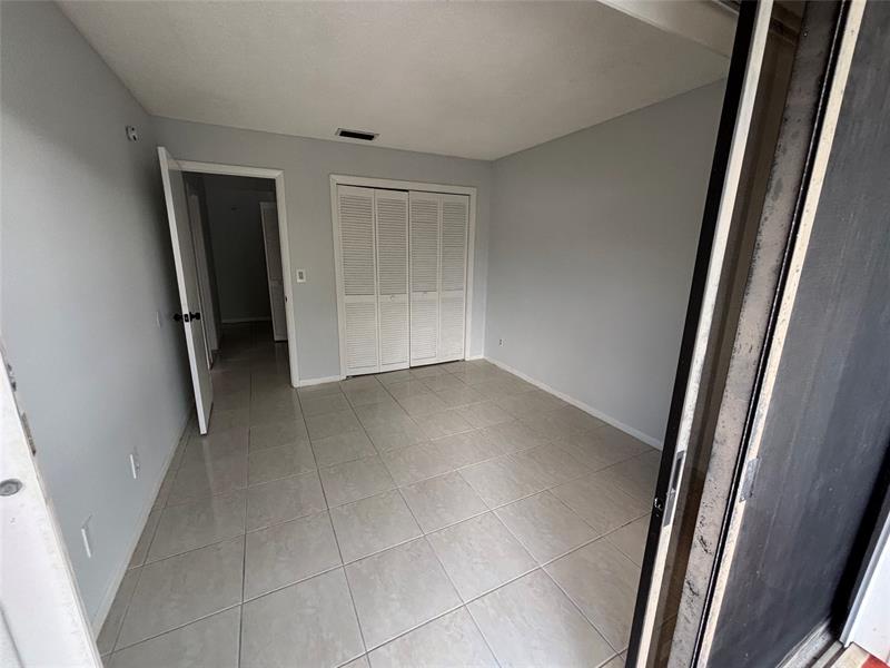 Image 13 of 33 For 6837 39th Dr