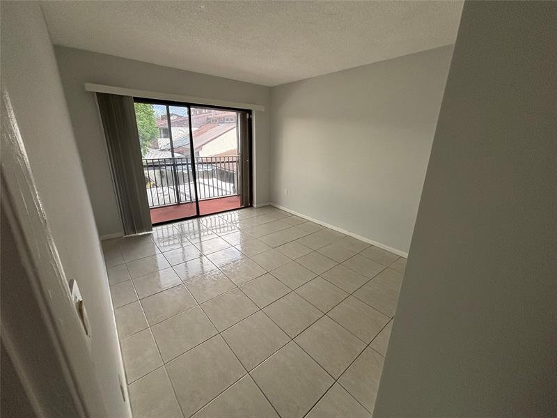 Image 14 of 33 For 6837 39th Dr