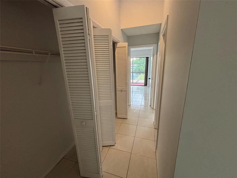 Image 18 of 33 For 6837 39th Dr