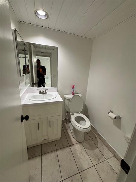 Image 25 of 33 For 6837 39th Dr