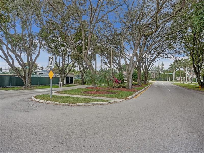 Image 32 of 33 For 6837 39th Dr