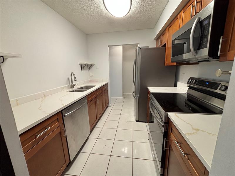 Image 7 of 33 For 6837 39th Dr