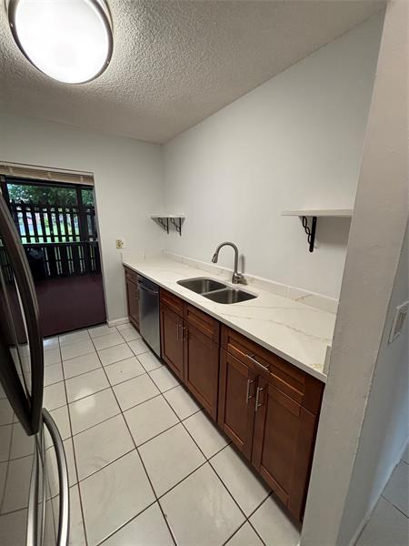 Image 8 of 33 For 6837 39th Dr