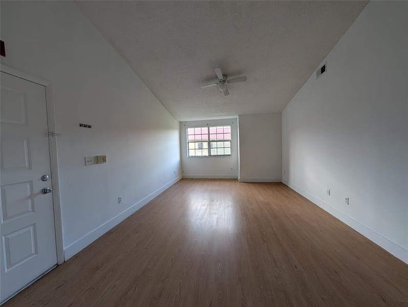 Image 6 of 15 For 18324 68th Ave  K