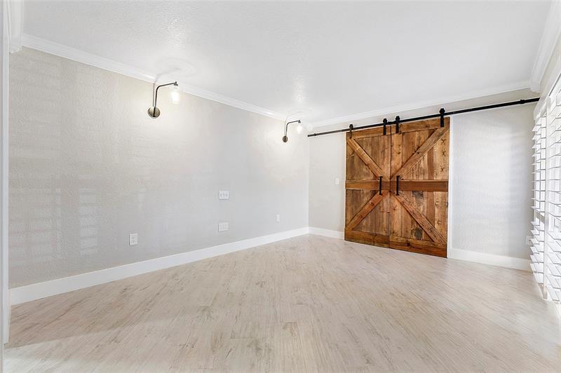 Image 22 of 34 For 825 Center St  4 A