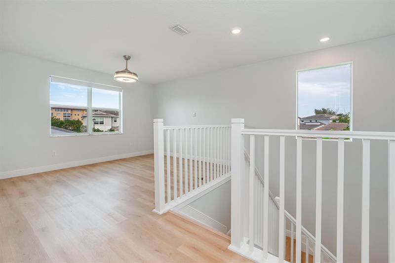 Image 19 of 53 For 4194 Marina Way