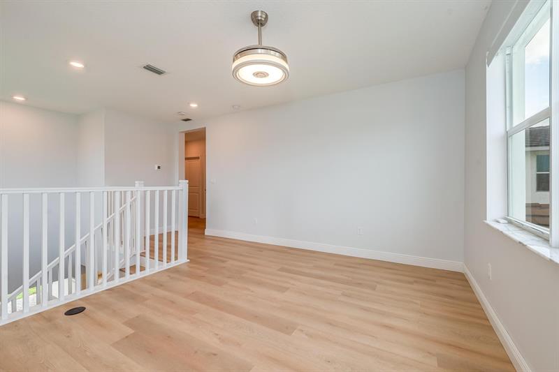 Image 21 of 53 For 4194 Marina Way