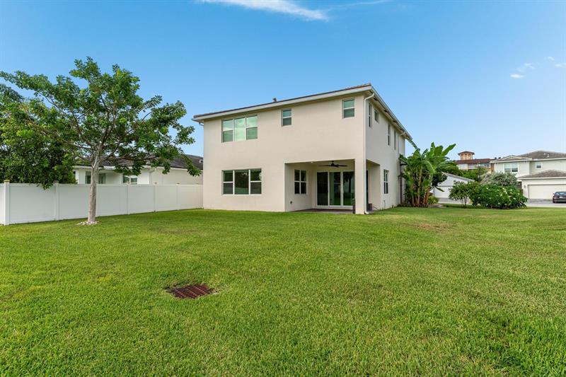 Image 46 of 53 For 4194 Marina Way