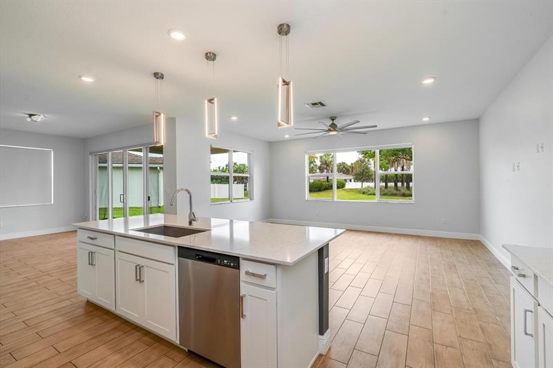 Image 5 of 53 For 4194 Marina Way