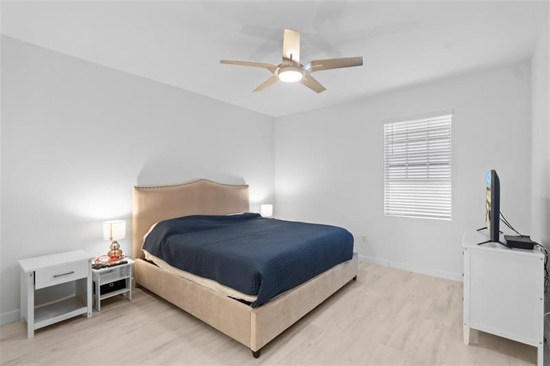 Image 13 of 33 For 4029 11th Drive