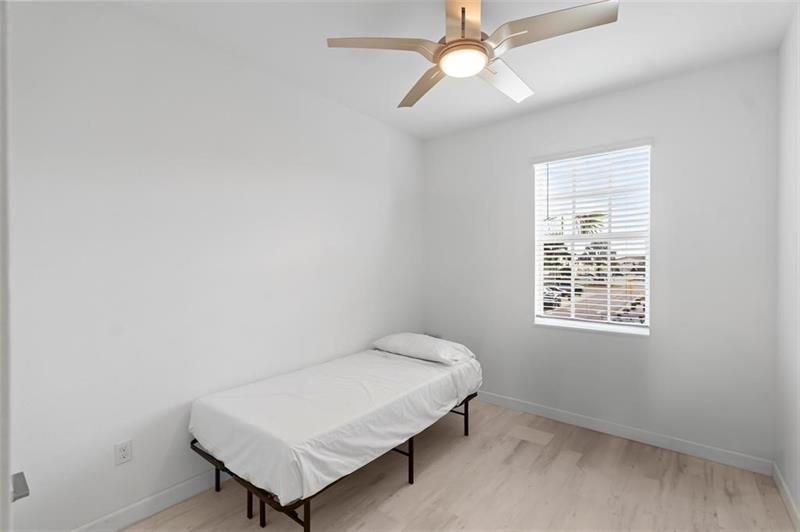 Image 18 of 33 For 4029 11th Drive