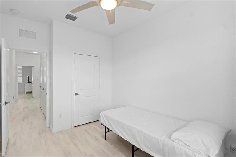 Image 19 of 33 For 4029 11th Drive