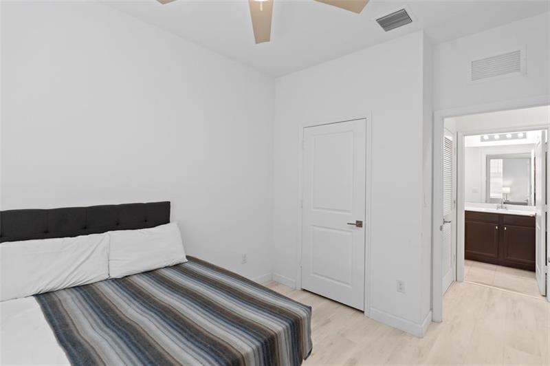 Image 21 of 33 For 4029 11th Drive