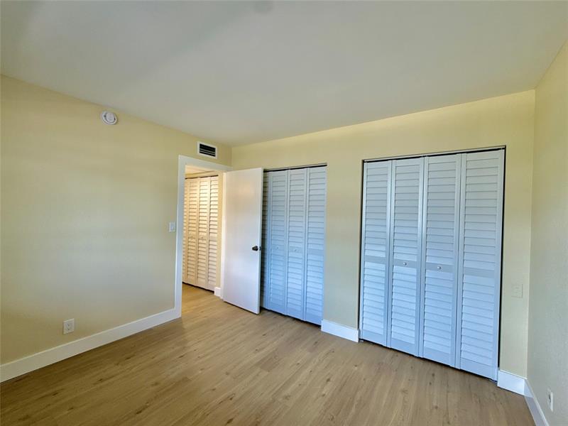 Image 19 of 19 For 7887 Golf Circle Dr  211