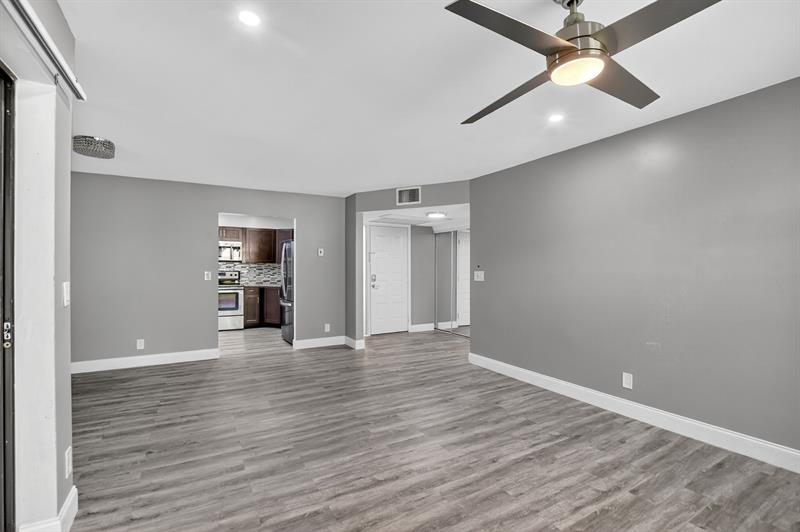 Image 10 of 47 For 3751 Cocoplum Cir  3564