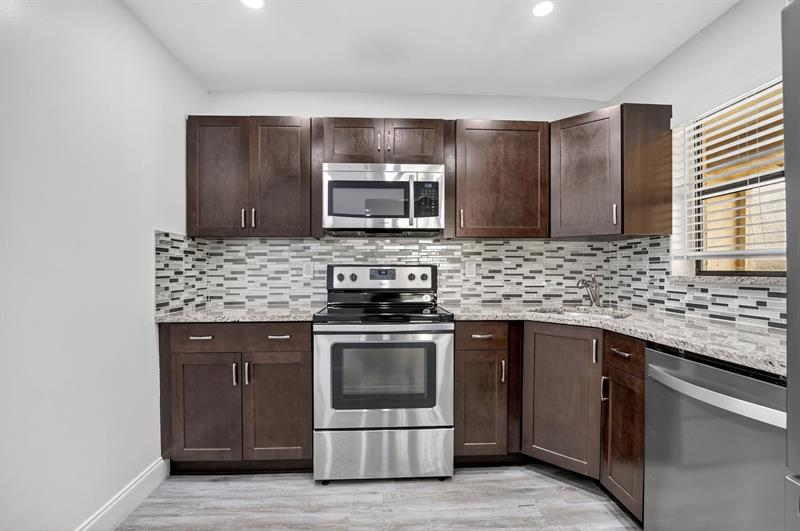 Image 13 of 47 For 3751 Cocoplum Cir  3564