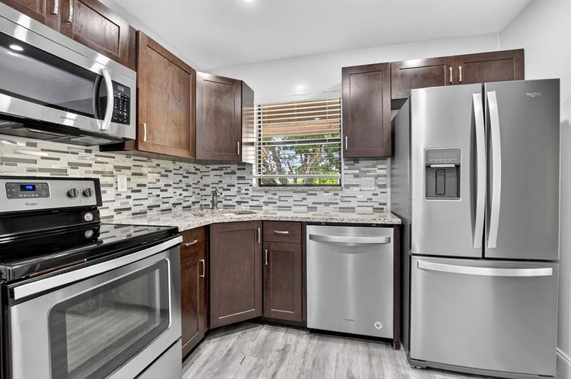 Image 14 of 47 For 3751 Cocoplum Cir  3564