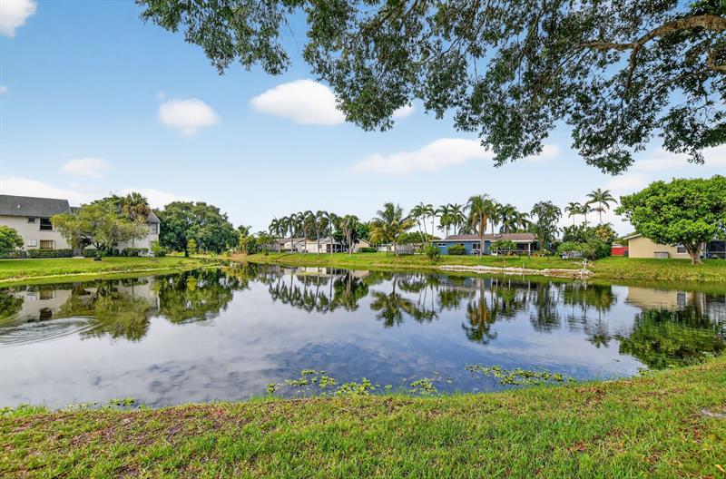 Image 35 of 47 For 3751 Cocoplum Cir  3564