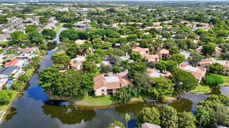 Image 44 of 47 For 3751 Cocoplum Cir  3564