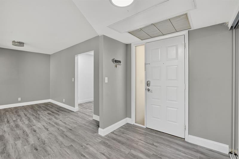 Image 6 of 47 For 3751 Cocoplum Cir  3564