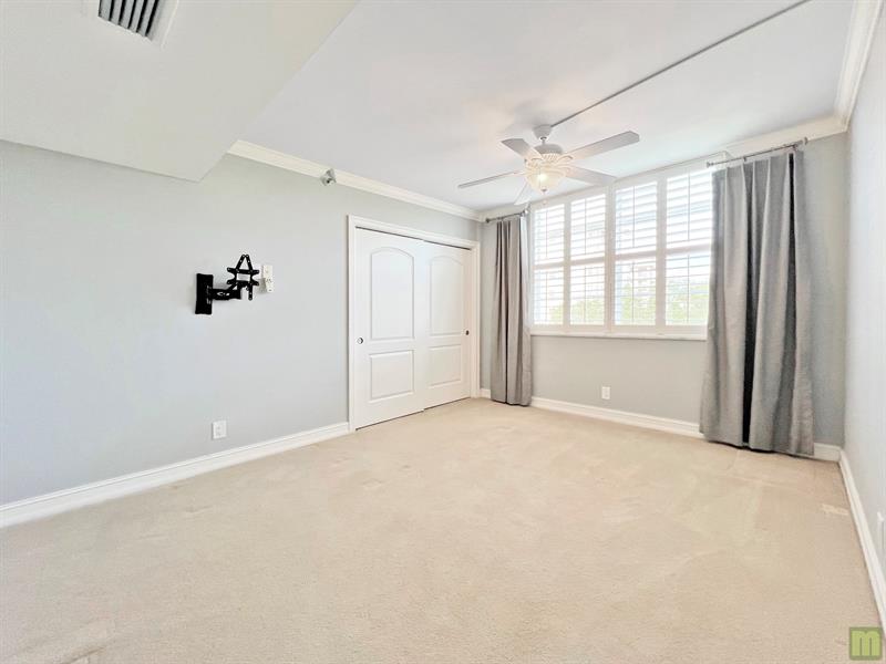Image 32 of 66 For 3510 Oaks Way  601