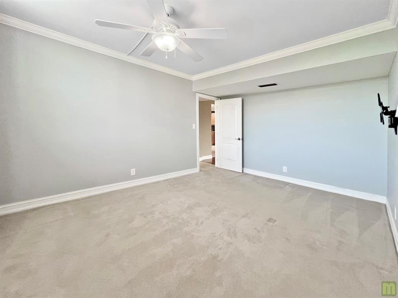 Image 33 of 66 For 3510 Oaks Way  601