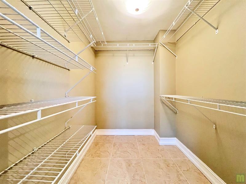 Image 38 of 66 For 3510 Oaks Way  601