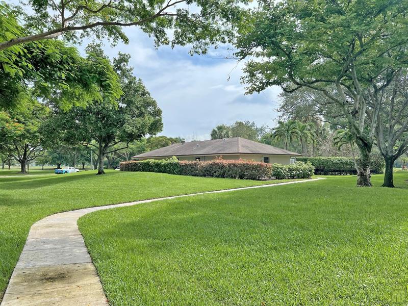 Image 57 of 66 For 3510 Oaks Way  601