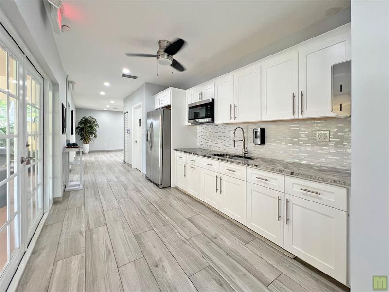 Image 60 of 66 For 3510 Oaks Way  601