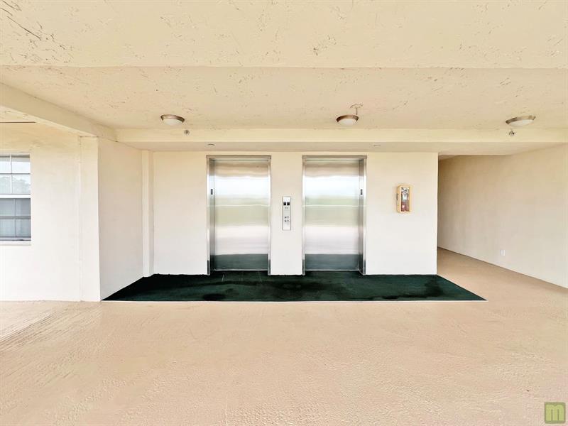Image 8 of 66 For 3510 Oaks Way  601