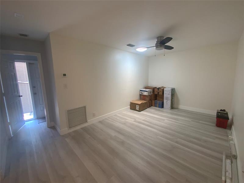 Image 18 of 21 For 1795 Satinwood Cr Circle  1795