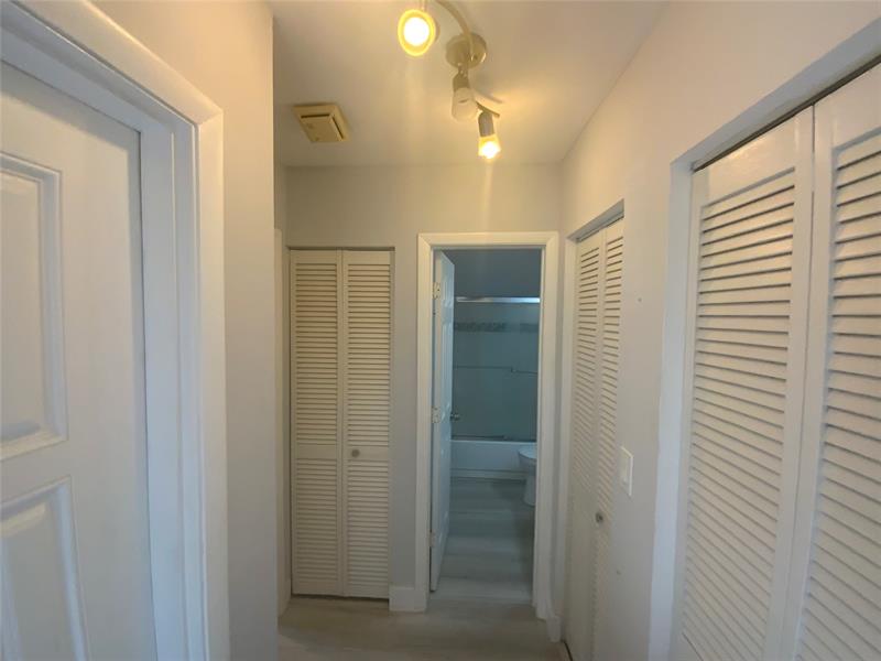 Image 19 of 21 For 1795 Satinwood Cr Circle  1795