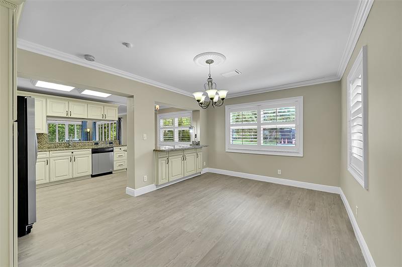 Image 10 of 38 For 351 42nd Ct  